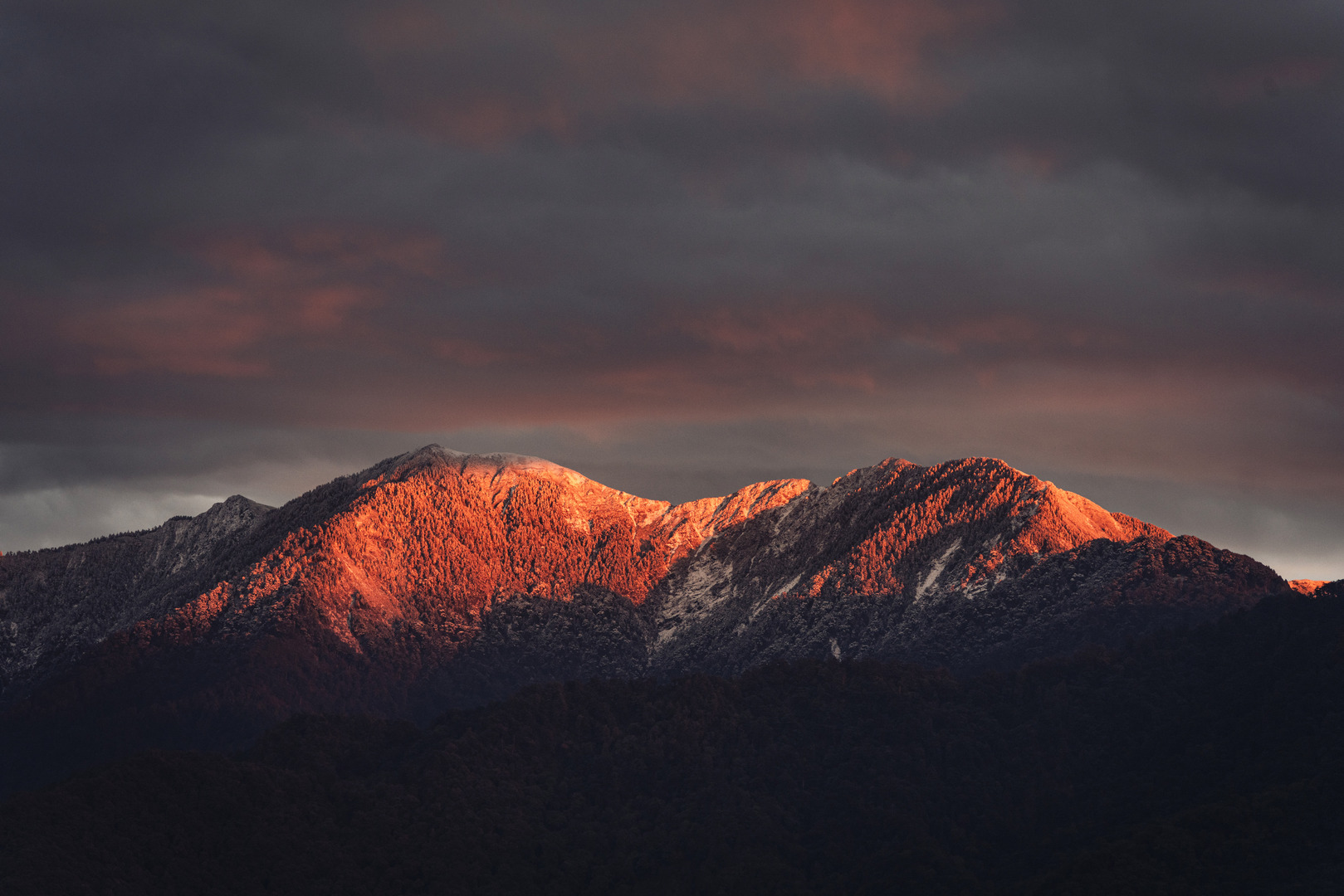 日照金山_合歡